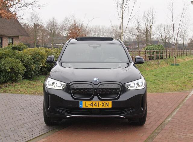 BMW X3 iX3 High Executive 80 kWh | Panoramadak | 360 Camera | Harman Kardon | Head-Up Display | Apple Carplay |