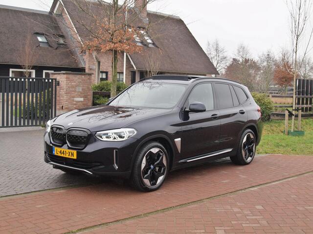 BMW X3 iX3 High Executive 80 kWh | Panoramadak | 360 Camera | Harman Kardon | Head-Up Display | Apple Carplay |