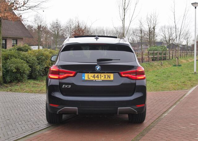 BMW X3 iX3 High Executive 80 kWh | Panoramadak | 360 Camera | Harman Kardon | Head-Up Display | Apple Carplay |