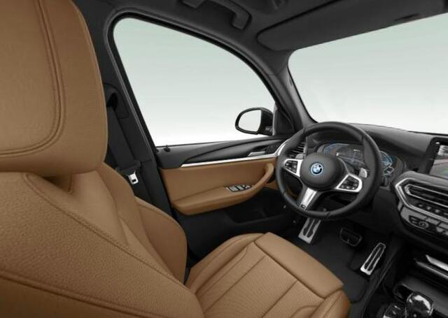 BMW X3 xDrive30e High Executive M Sport - Trekhaak - Panoramadak - Parking/Driving Assistant - Hifi - Comfort Access - Stuurwielrand verwarmd - Elektrisch verwarmde/verstelbare voorstoelen - Adaptieve LED koplampen -