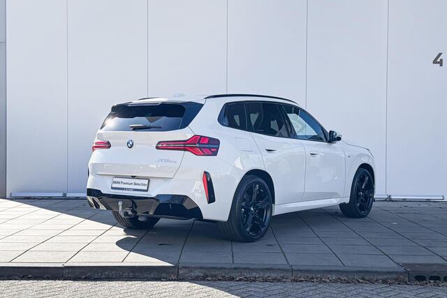 BMW X3 30e xDrive M-Sport / Trekhaak / Glazen dak / Driving Assistant Plus / 22 inch / Stoelventilatie / Harman Kardon Audio / Head Up Display