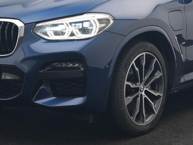 BMW X3 xDrive30e M Sport Plug In Hybrid 293pk Dealer O.H. PHEV | Trekhaak Af Fabriek | Camera | Adaptief Onderstel | Lederen Sportstoelen Verwarmd | Adaptive LED | Hifi Audio | Sfeerverlichting | 20"L.M | Virtual | Navigatie | DAB | Cruise Control |