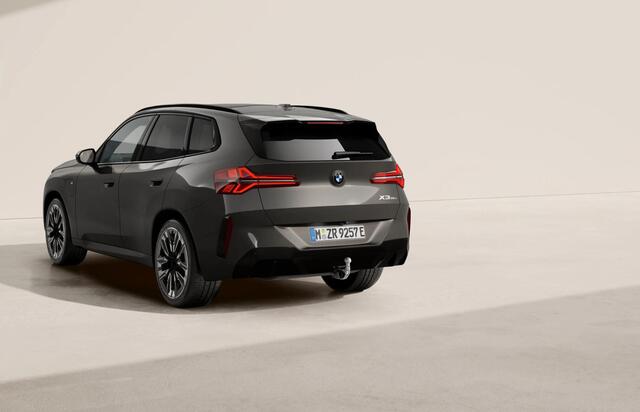 BMW X3 30e xDrive M-Sport Pro / Pano / Trekhaak / Stuurverwarming