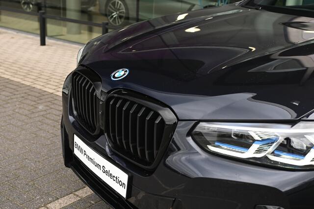 BMW X3 xDrive30e High Executive M Sport Automaat / Trekhaak / Panaromadak / Sportstoelen / Laserlight / Head-Up / Stoelverwarming / Parking Assistant Plus