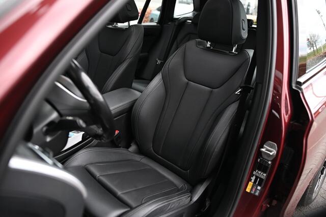 BMW X3 iX3 High Executive / Trekhaak / Achteruitrijcamera / Sportstoelen / Adaptieve LED / Stoelverwarming / Driving Assistant Professional