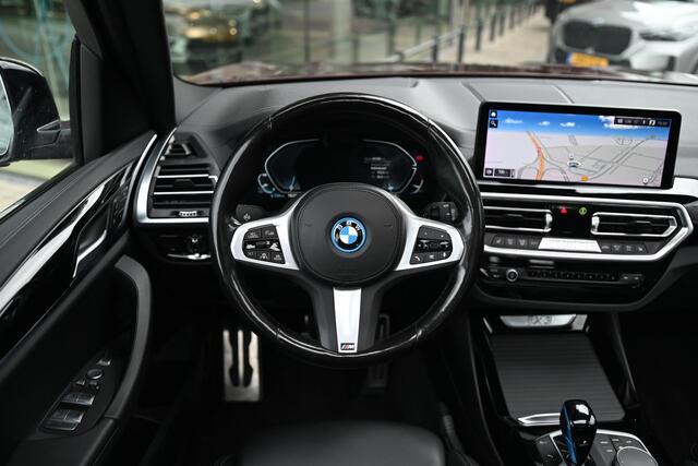 BMW X3 iX3 High Executive / Trekhaak / Achteruitrijcamera / Sportstoelen / Adaptieve LED / Stoelverwarming / Driving Assistant Professional