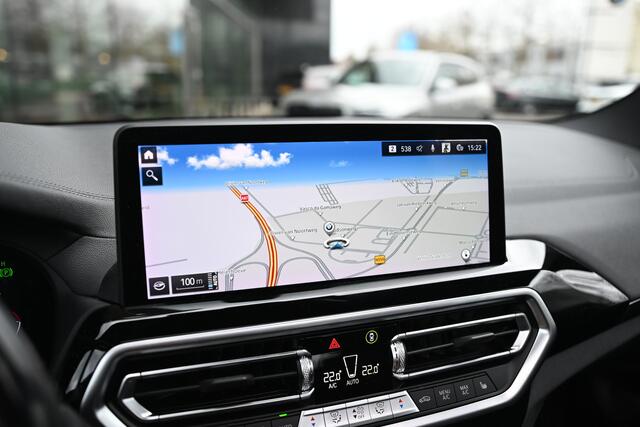 BMW X3 iX3 High Executive / Trekhaak / Achteruitrijcamera / Sportstoelen / Adaptieve LED / Stoelverwarming / Driving Assistant Professional