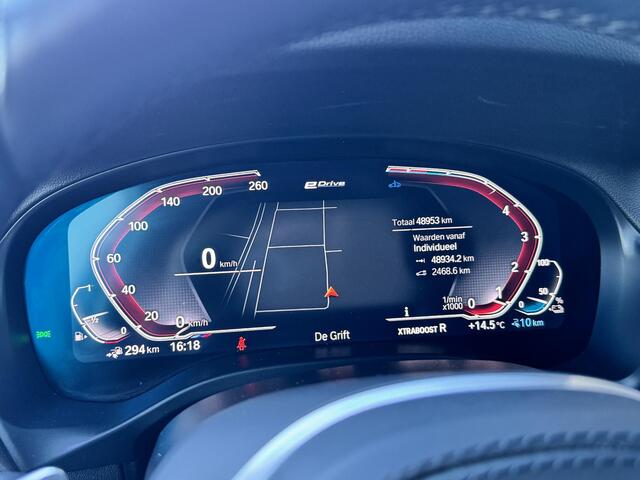 BMW X3 xDrive30e High Executive 292 PK | M sport | Groot navi scherm | Alarm | Carbon zwart | Camera