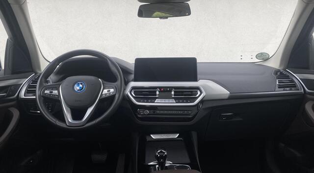 BMW X3 xDrive30e High Executive Laserlight | Sportstoelen | Head Up | Panoramadak