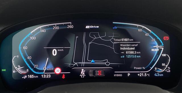 BMW X3 xDrive30e High Executive Laserlight | Sportstoelen | Head Up | Panoramadak