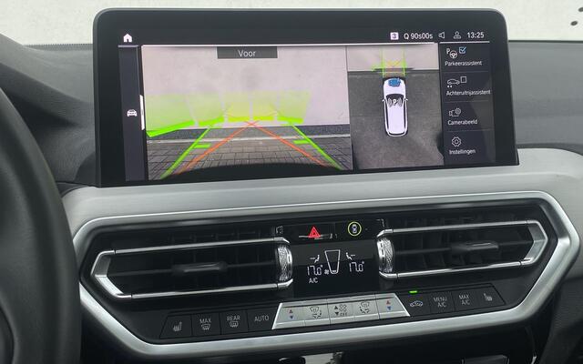 BMW X3 xDrive30e High Executive Laserlight | Sportstoelen | Head Up | Panoramadak