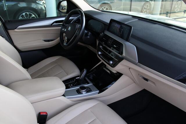 BMW X3 xDrive20i High Executive Automaat / Trekhaak / Adaptieve LED / Achteruitrijcamera / Live Cockpit Professional / Stoelverwarming