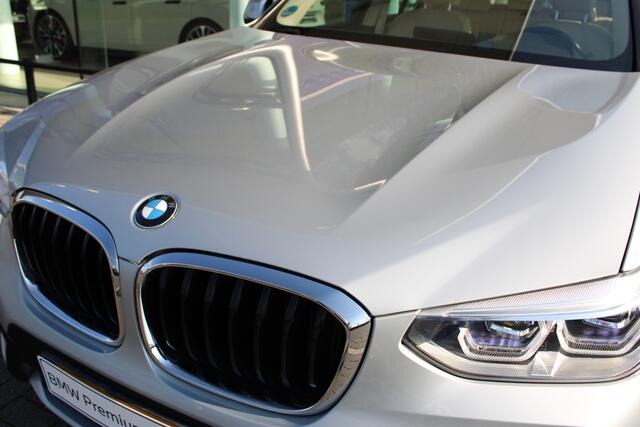 BMW X3 xDrive20i High Executive Automaat / Trekhaak / Adaptieve LED / Achteruitrijcamera / Live Cockpit Professional / Stoelverwarming