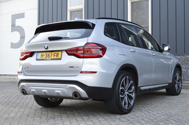 BMW X3 sDrive20i Launch Edition High Executive Rijklaarprijs-Garantie Panoramadak Leder Sport interieur Head-up Navigatie