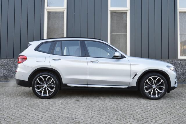 BMW X3 sDrive20i Launch Edition High Executive Rijklaarprijs-Garantie Panoramadak Leder Sport interieur Head-up Navigatie