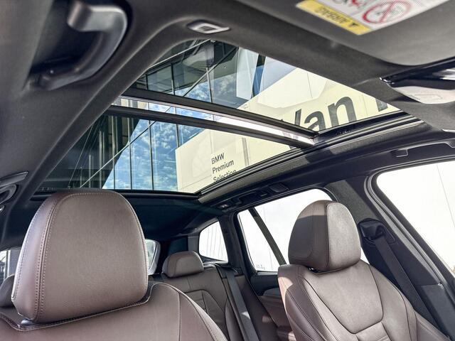 BMW X3 xDrive20i High Executive | M Sport | Trekhaak | Panoramadak