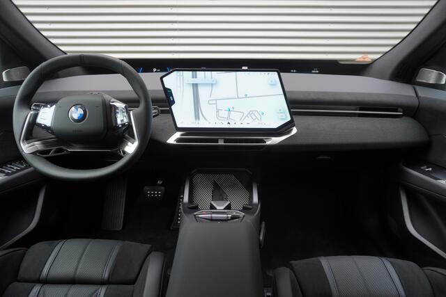 BMW X3 iX3 50 xDrive M Sportpakket Pro | 21 inch LM Sterspaak (Styling 1050 M) | Panoramadak met Klimaat Comfort Glas | Harman-Kardon Surround Sound System | 3D Head-Up Display