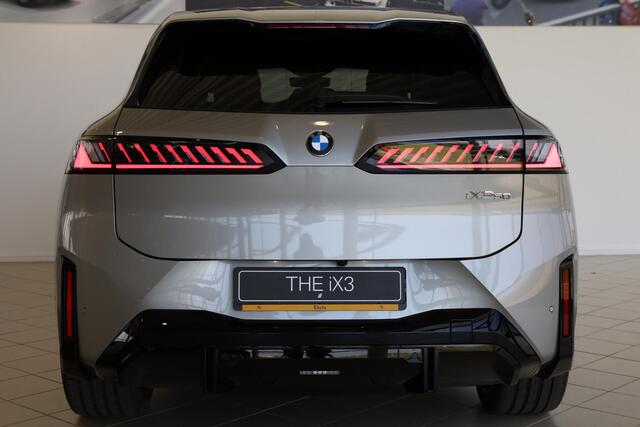 BMW X3 iX3 50 xDrive M Sport Pro | Panoramadak | Head-Up Display | Trekhaak