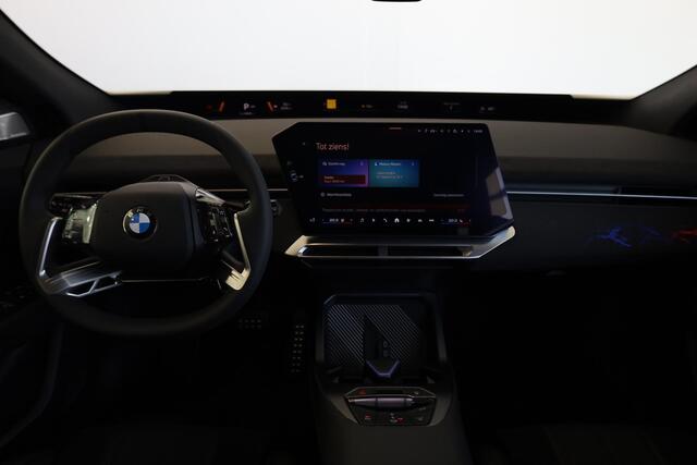 BMW X3 iX3 50 xDrive M Sport Pro | Panoramadak | Head-Up Display | Trekhaak