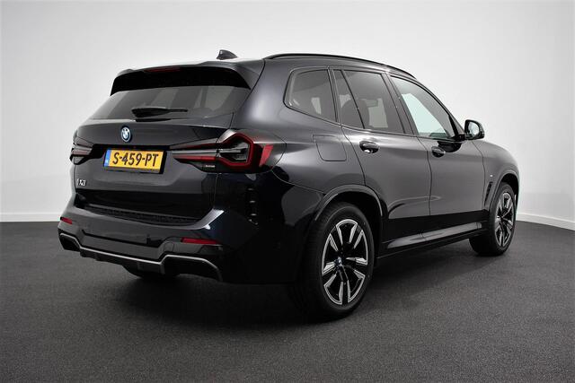 BMW X3 iX3 Executive M-Sport 80 kWh Leder Panoramisch Schuif-Kantel dak Camera Elektrisch bedienbare achterklep Climate control