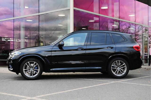 BMW X3 xDrive30i High Executive Automaat / Panoramadak / Trekhaak / Sportstoelen / Adaptieve LED / Head-Up / Comfort Access / Achteruitrijcamera