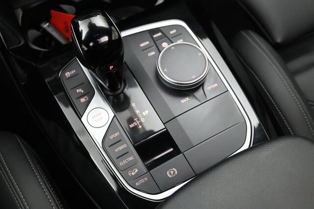 BMW X3 xDrive30e High Executive M-Sport 293 PK PHEV, Panoramadak, Harman / Kardon Sound, Memory,