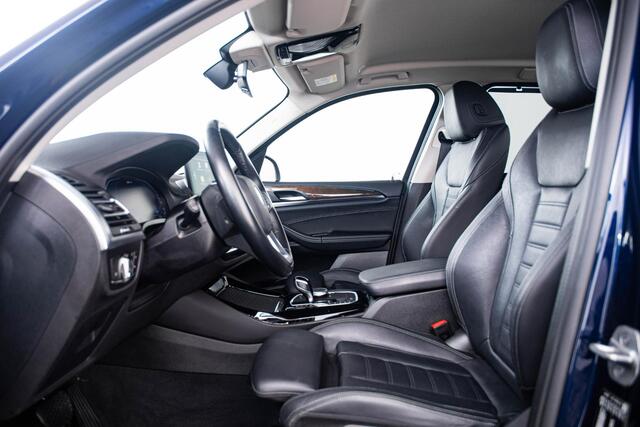 BMW X3 xDrive30e Parking/Driving Assistant - Head up - Hifi - Active Protection - Comfort Access - Elektrisch verwarmde voorstoelen - Zonneschermen achterportierruiten - Sportstoelen - Performance Control -