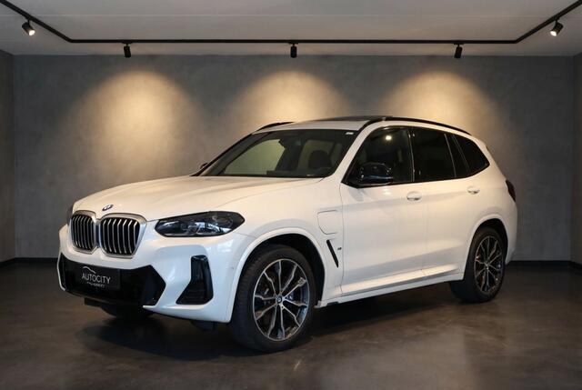 BMW X3 xDrive 30e M Sport l Bucket Seats l Pano l HUD l LEDER l Drive A