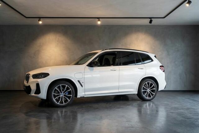 BMW X3 xDrive 30e M Sport l Bucket Seats l Pano l HUD l LEDER l Drive A