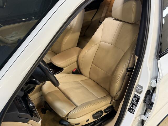 BMW X3 xDrive20i | Panoramadak | Stoelverwarming | Leder | Xenon