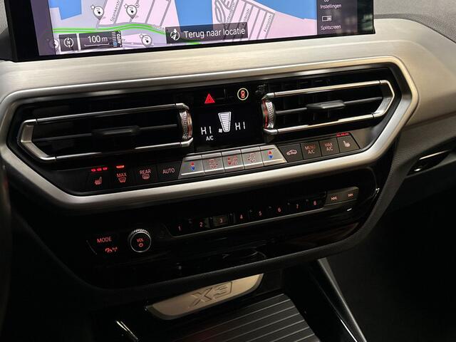 BMW X3 xDrive30e Sport 293Pk Automaat (APPLE CARPLAY, GROOT NAVI, MEMORY SEATS, LASER KOPLAMPEN, BRUIN LEDER, STOELVERWARMING, SFEERVERLICHTING, ZWART HEMEL, ELEK ACHTERKLEP, NIEUWSTAAT)
