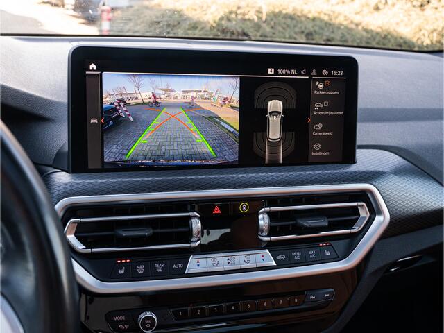 BMW X3 xDrive30e High Exe M-Sport PANO ELEK TREKHAAK LEDER SHADOW CAMERA 20 INCH BOMVOL!