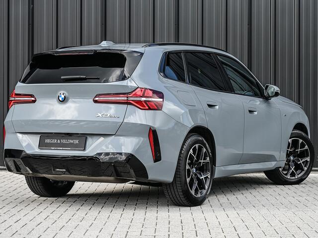 BMW X3 30e xDrive M Sport | Iconic glow grill | 360 Camera | Active cruise | Comfort access | Trekhaak | Ambiance interieur