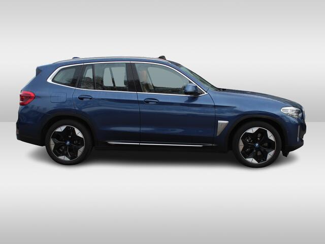 BMW X3 iX3 High Executive 80 kWh / SoH 95,5% / Trekhaak / Panoramadak / Camera / Head-up / 20'' / Leder / Harman Kardon / Navigatie / Memory seats / Dodehoek / DAB / Stoelverwarming / Cruise Control Adaptief