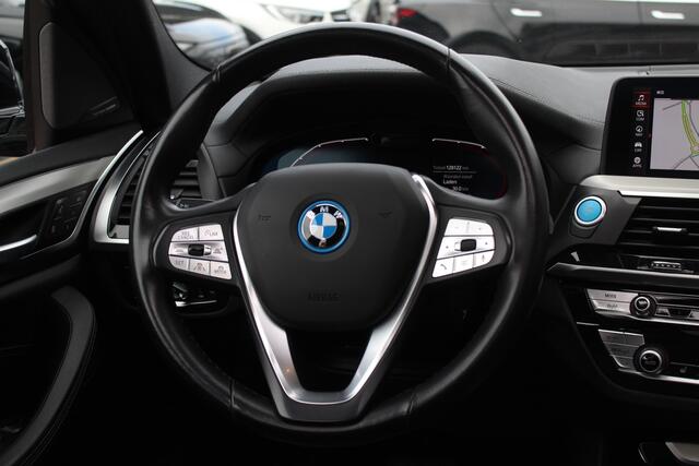 BMW X3 iX3 High Executive 80 kWh / SoH 95,5% / Trekhaak / Panoramadak / Camera / Head-up / 20'' / Leder / Harman Kardon / Navigatie / Memory seats / Dodehoek / DAB / Stoelverwarming / Cruise Control Adaptief