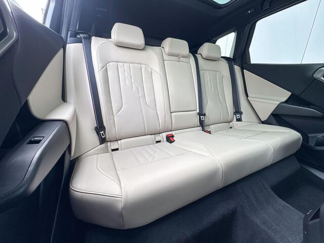 BMW X3 M50 Stuurverwarming / Adaptief M-Onderstel / Comfort Acces / Electrische Zwenkhaak / Panodak / Electrisch Verstelbare Voorstoelen / Driving Prof / Parking Prof / Getinte Ramen Achter / Harman Kardon