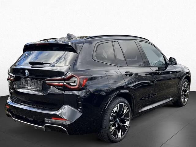 BMW X3 iX3 M-SPORT 80 kWh (210kW/286pk) ** LED, LEDER, PANO, MEM, HuD, H&K SOUND, TREKH, 20-inch LMV ** 1e EIG - UNFALLFREI **