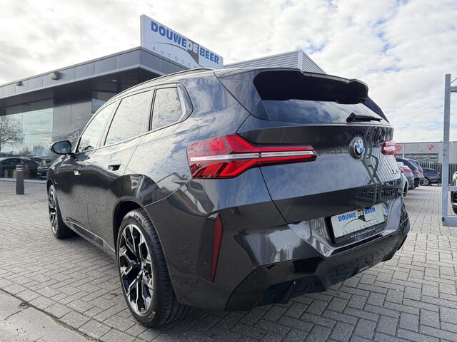 BMW X3 30e xDrive M Sport Pano-Dak | Iconic Glow | 360-Camera | Leer