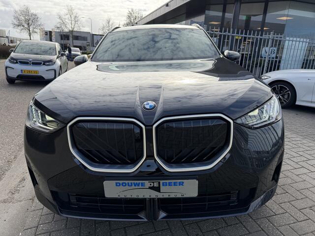 BMW X3 30e xDrive M Sport Pano-Dak | Iconic Glow | 360-Camera | Leer