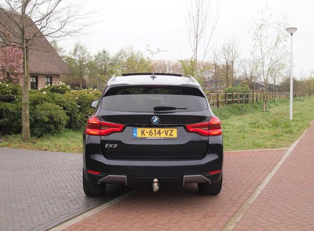 BMW X3 iX3 High Executive 80 kWh | Panoramadak | Trekhaak | Head-Up Display | 360 Camera | Harman Kardon | Sfeerverlichting |