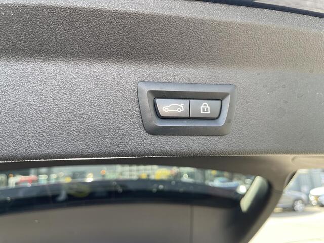 BMW X3 xDrive30e High Executive M Sport 20''/M-zetels/Panoramadak/Trekhaak/Leder + memory/Keyless/Stoelverwarming/HiFi/Camera