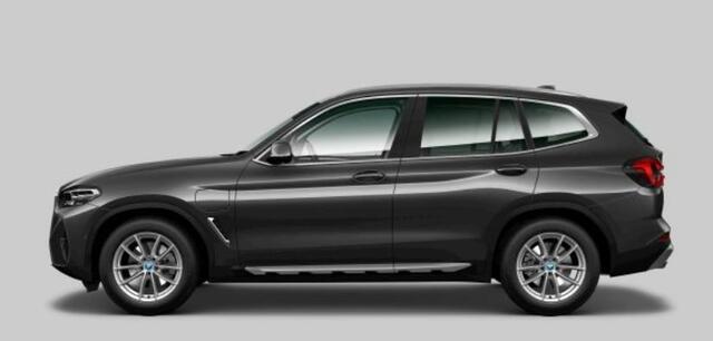 BMW X3 xDrive30e Panoramadak - Active Cruise Control - Parking/Driving Assistant - Hifi - Head up - Comfort Access - Getinte ruiten - Elektrisch verstelbare/verwarmde stoelen - Sportstoelen -