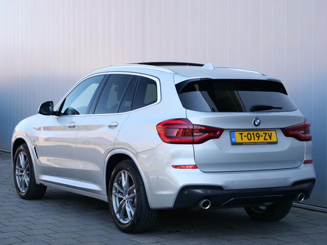 BMW X3 xDrive20i High Executive 184 Pk Automaat M-Pakket / Navi / DAB / Apple Carplay / Trekhaak afneembaar / 19 inch / Pano-dak