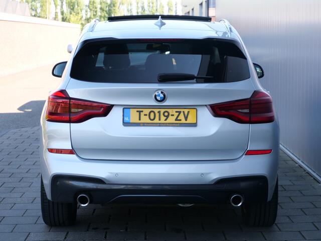 BMW X3 xDrive20i High Executive 184 Pk Automaat M-Pakket / Navi / DAB / Apple Carplay / Trekhaak afneembaar / 19 inch / Pano-dak