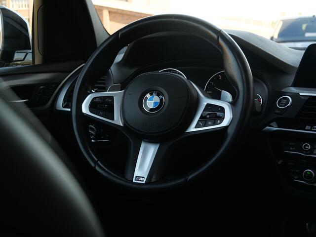 BMW X3 xDrive20i High Executive 184 Pk Automaat M-Pakket / Navi / DAB / Apple Carplay / Trekhaak afneembaar / 19 inch / Pano-dak