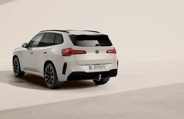 BMW X3 30e xDrive M-Sport Pro / Trekhaak / Pano / Stoelventilatie / ACC