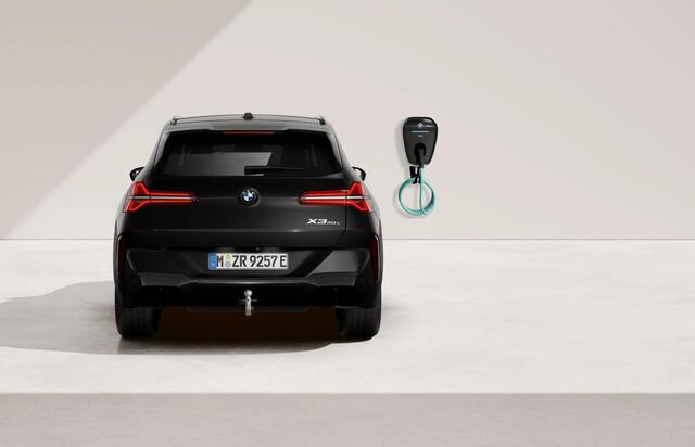 BMW X3 30e xDrive M-Sport Pro / Trekhaak / Pano / Ventilatiestoelen / Stuurverwarming