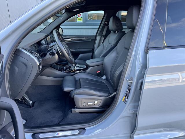 BMW X3 xDrive30e M sport 292 PK | Elek stoelen | Carbon | Laser | Keyless | Brooklyn grau metallic