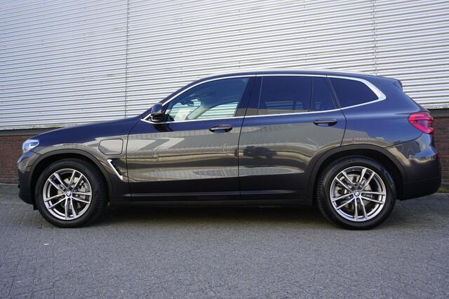 BMW X3 xDrive30e eDrive/Leer/Sporstoelen/Dealeronderhoud/ SOH 92%/Harman-Kardon.