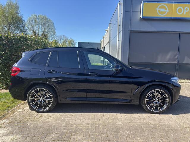 BMW X3 xDrive30e M Sport Plug-in Hybrid 292pk | VOL! | Panormamadak | Adaptive cruise | Trekhaak | M-pakket | Sportstoelen | 21 inch | Head-up Display | Memory seats | Harman Kardon | 360 graden camera | Keyless | Stoelverwarming | Adaptief deming systeem | Draa